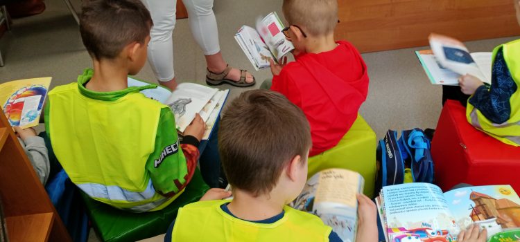 Wizyta pierwszaków w bibliotece