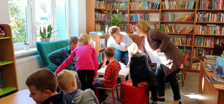 Lekcja o Polsce, w bibliotece w Liszkach.