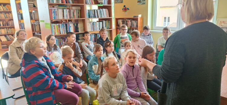 Lekcja biblioteczna z Szewczykiem Dratewką