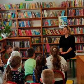 Uczniowie z Piekar w bibliotece
